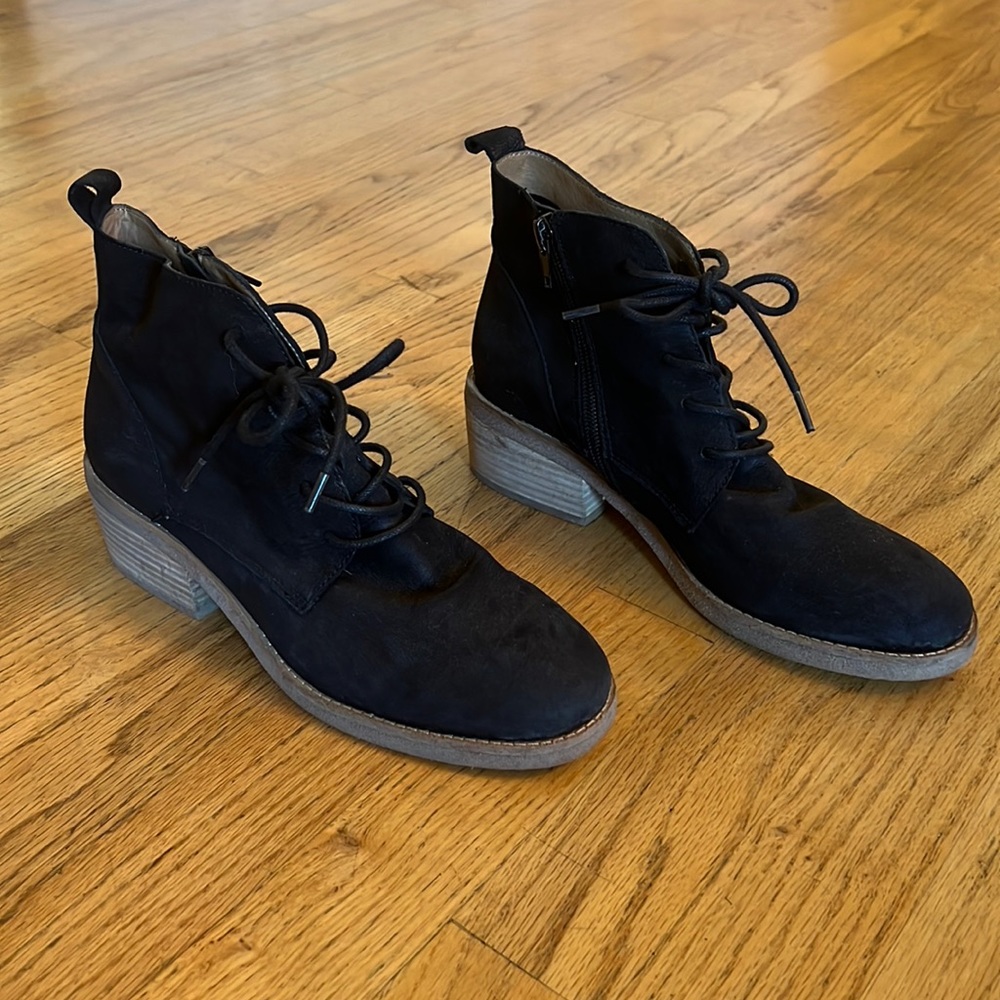 Lucky brand bootie